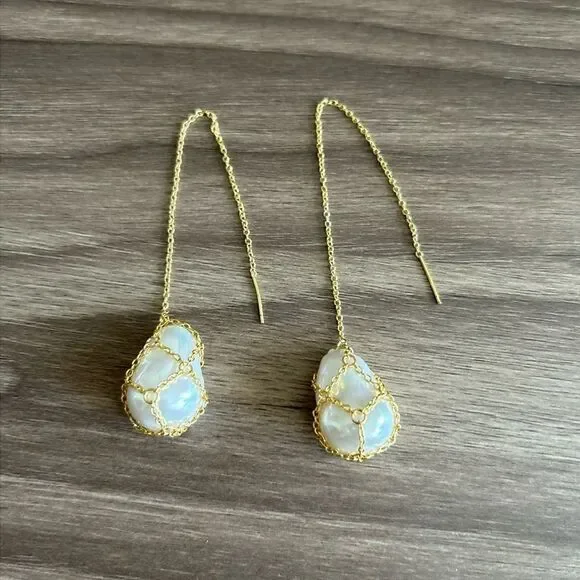 Elegant Gold and pearl Earrings Q430 - Picture 4 of 6